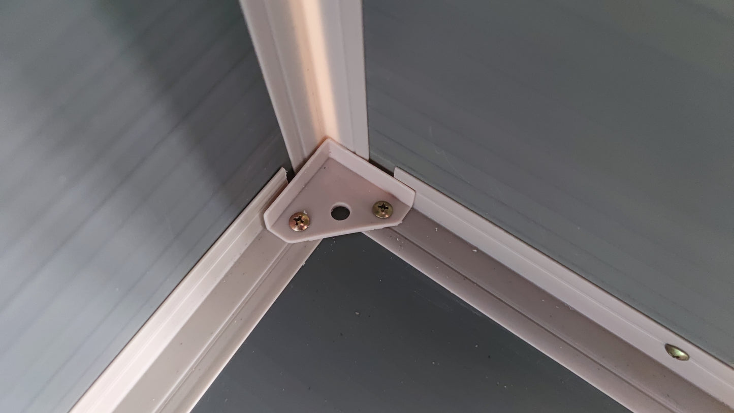 Galpón Cobertizo De Jardín 2.5m2 Plástico Resina Con Piso